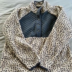 Maurice’s brand cheetah print fleece pullover size XL with front waist pocket